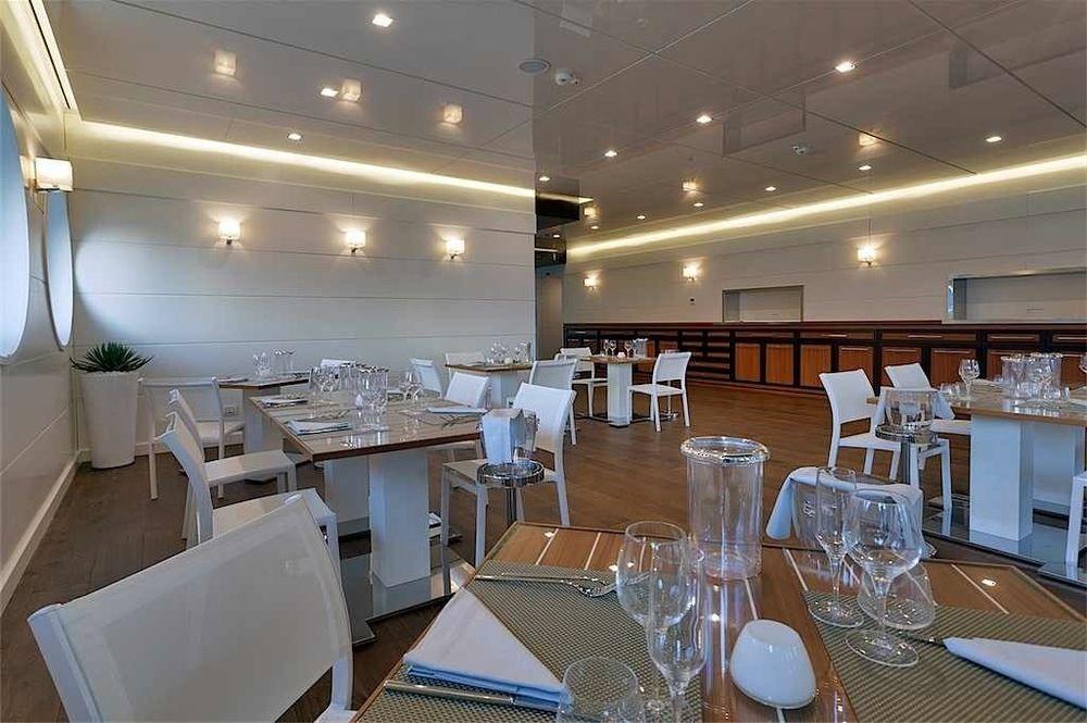 Yacht Club Marina Di Loano Hotel Kültér fotó