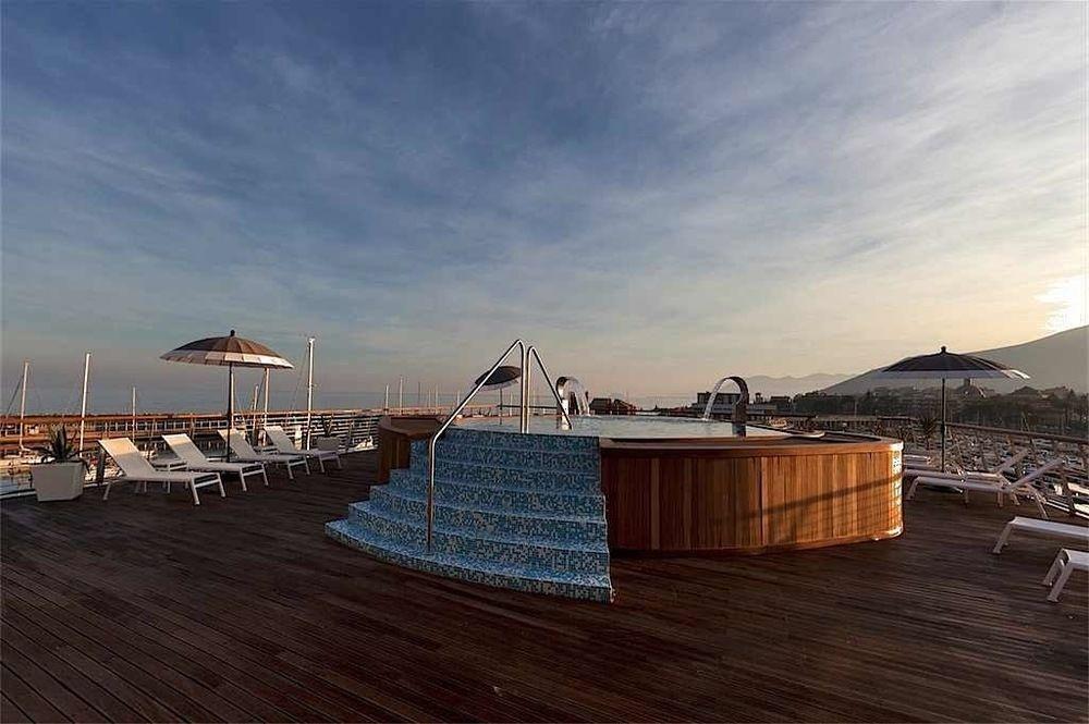 Yacht Club Marina Di Loano Hotel Kültér fotó