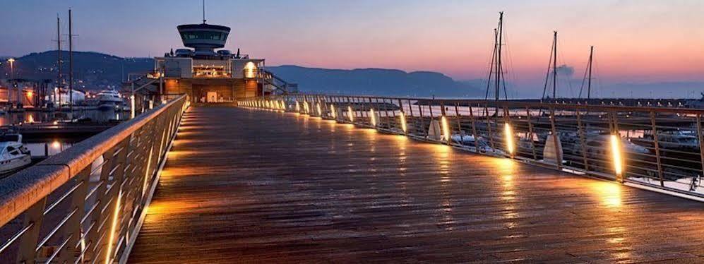 Yacht Club Marina Di Loano Hotel Kültér fotó