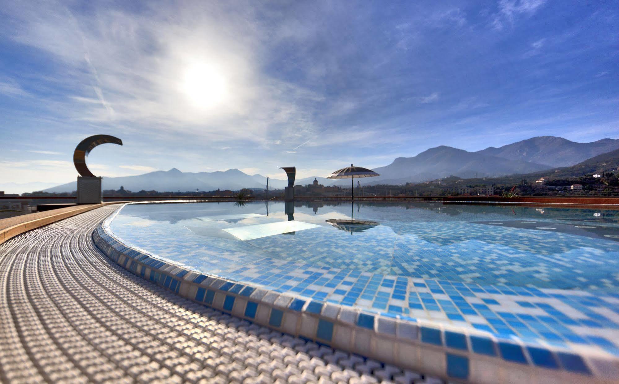 Yacht Club Marina Di Loano Hotel Kültér fotó
