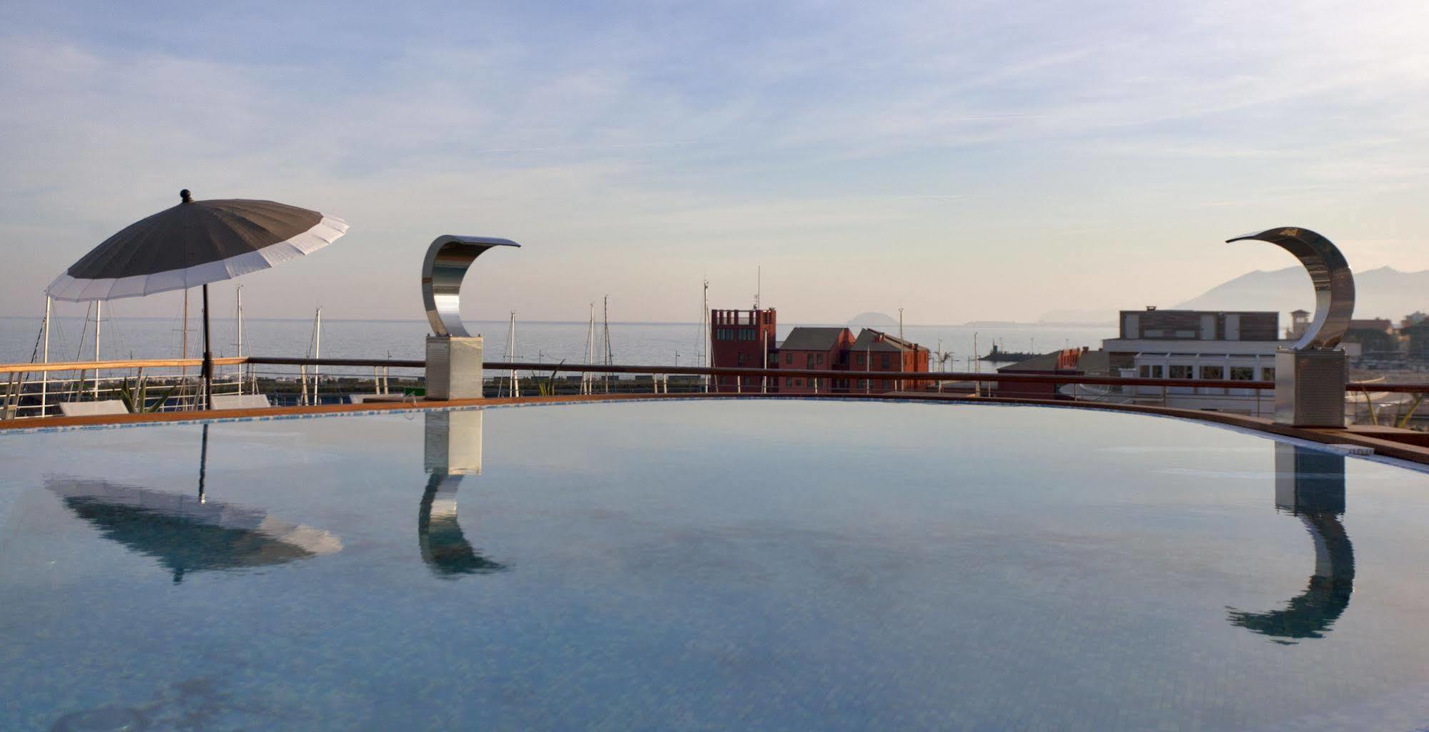 Yacht Club Marina Di Loano Hotel Kültér fotó