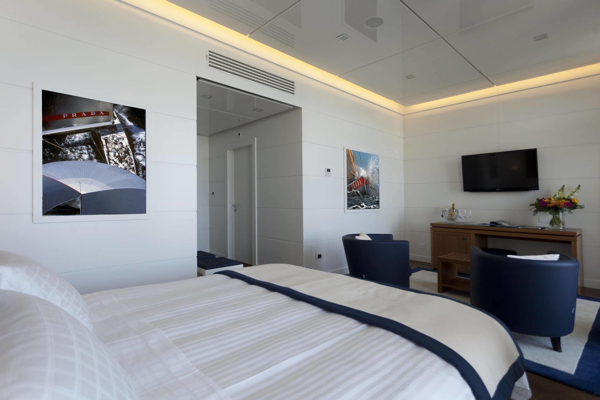 Yacht Club Marina Di Loano Hotel Kültér fotó