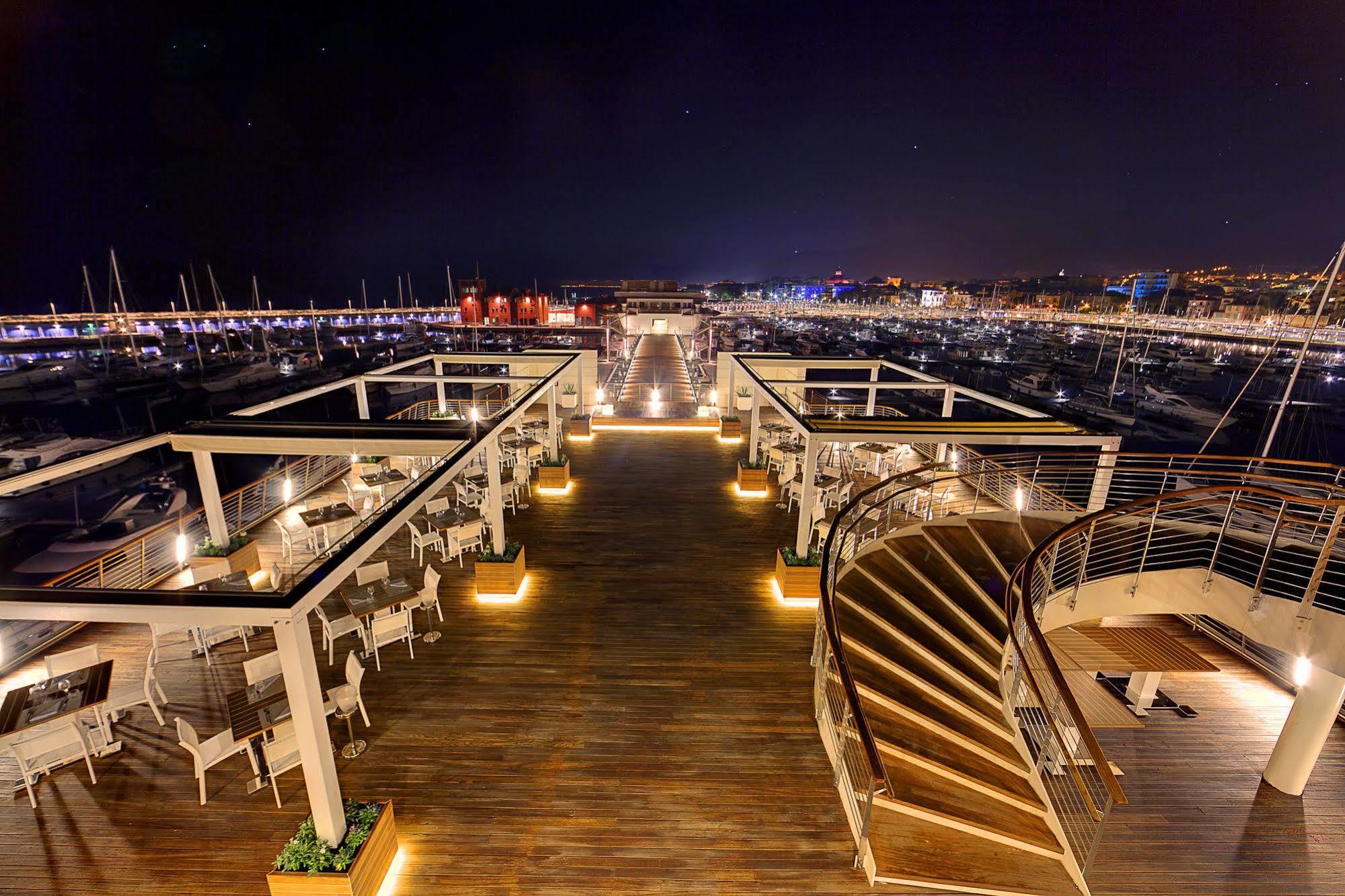Yacht Club Marina Di Loano Hotel Kültér fotó