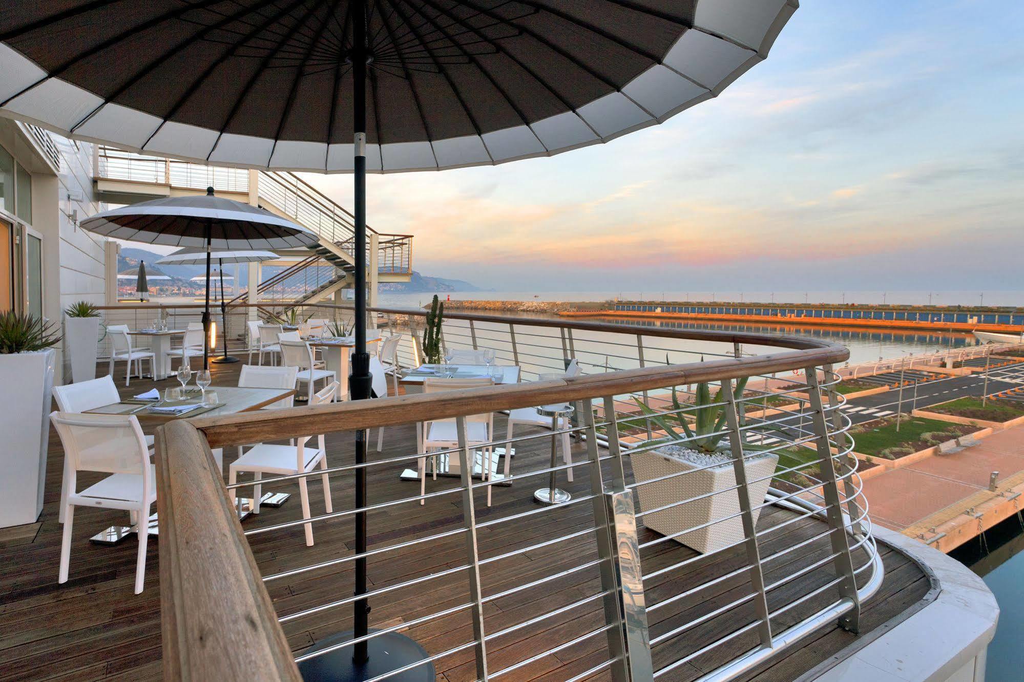 Yacht Club Marina Di Loano Hotel Kültér fotó