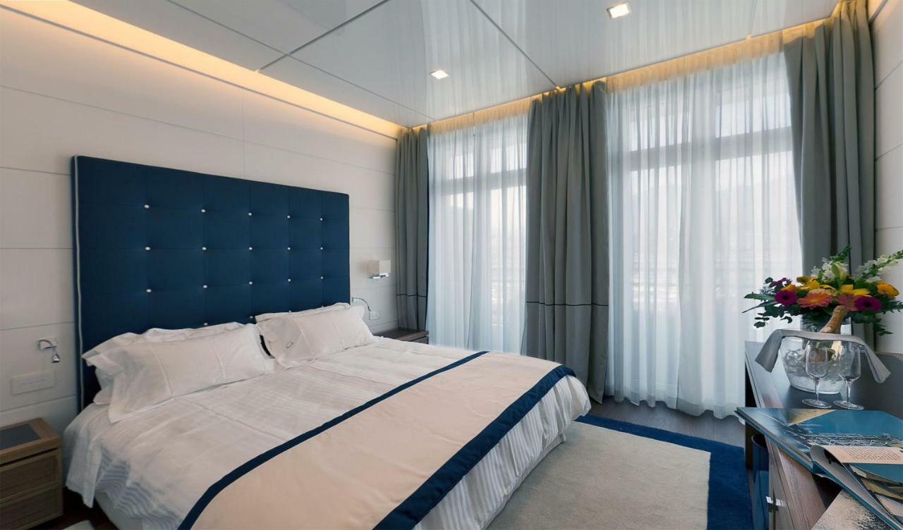 Yacht Club Marina Di Loano Hotel Kültér fotó